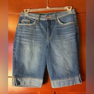 Gloria Vanderbilt Jessa Slimming Effect Two Tone Denim Bermuda Shorts Size 8